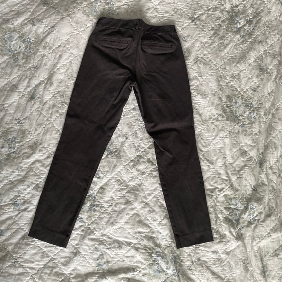 Old Navy Mid-Rise Pixie Ankle Pants Size 6 Reg. - Picture 8 of 16